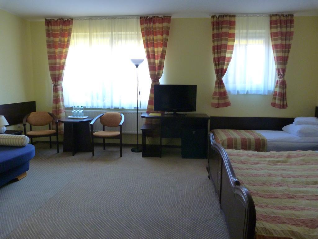 פרומבורק Hotel Kopernik מראה חיצוני תמונה
